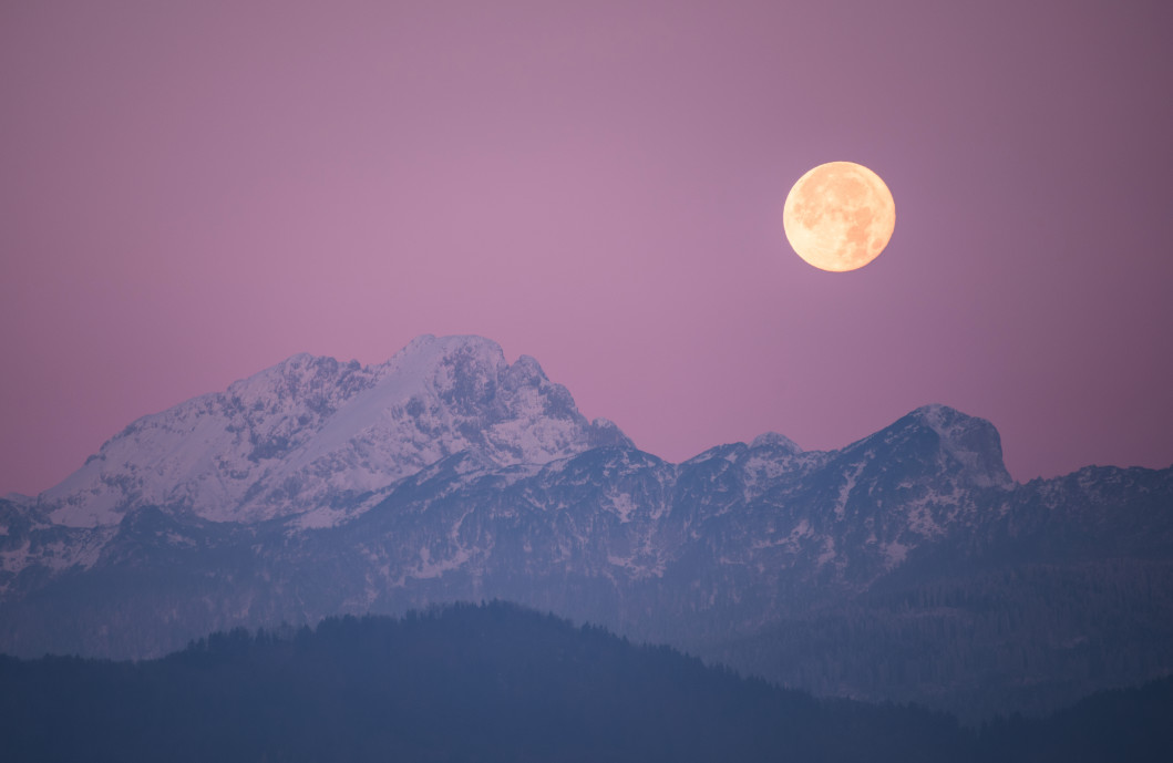 La luna llena en escorpión te invita a adentrarte en tus profundos sentimientos